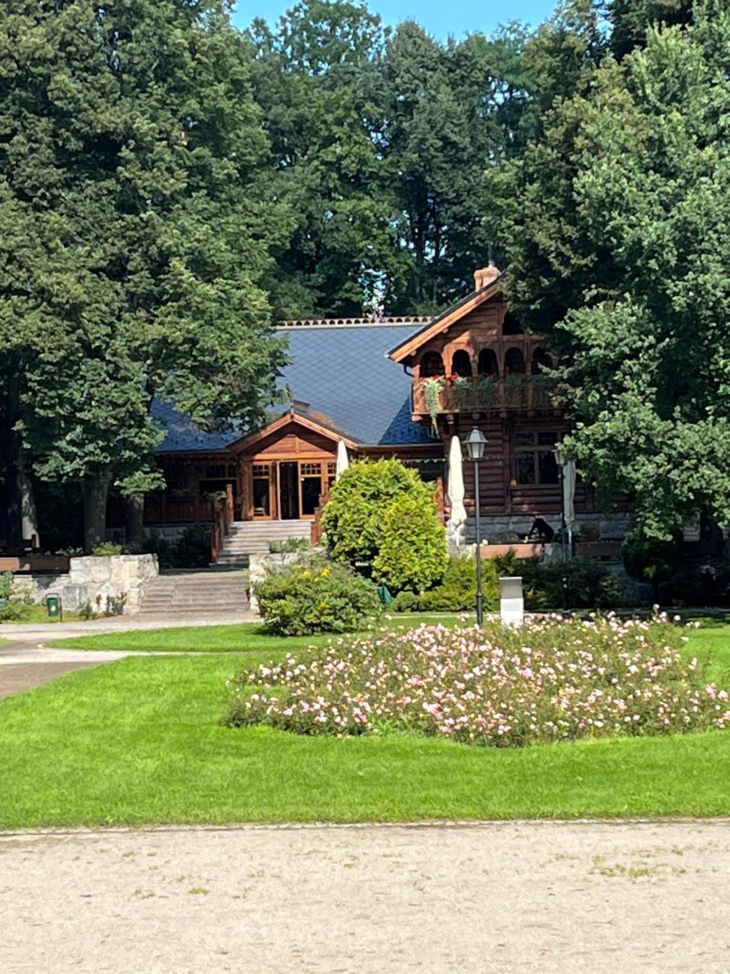 Sweet Home Cieplice Mountain View Apartament By The Main Park And Thermal Pools イェレニャ・グーラ エクステリア 写真