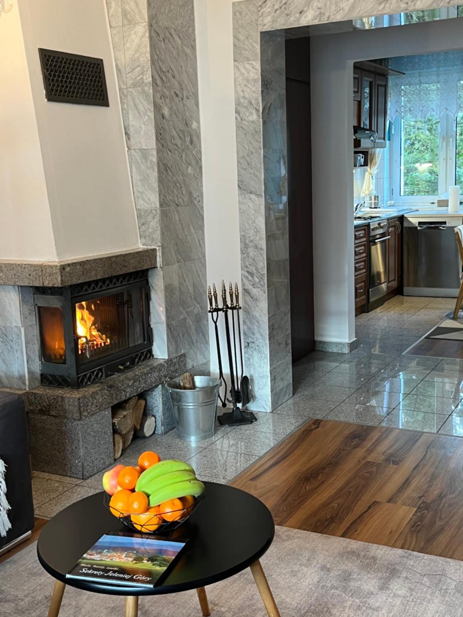 Sweet Home Cieplice Mountain View Apartament By The Main Park And Thermal Pools イェレニャ・グーラ エクステリア 写真